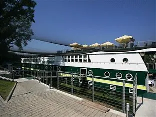 Rohan Boat