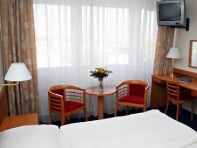 Otel Ilf Prag