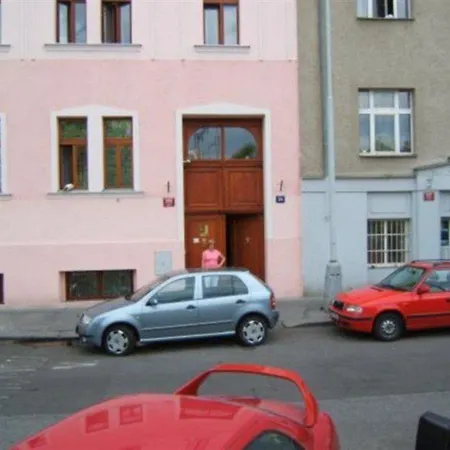 King Charles Boutique Отель