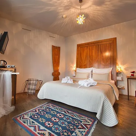 Hotell Design Neruda 4*