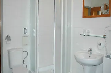Otel Cloister 3*
