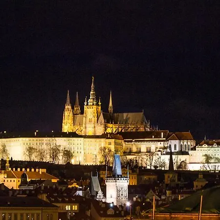 Luxury D22 * Praga