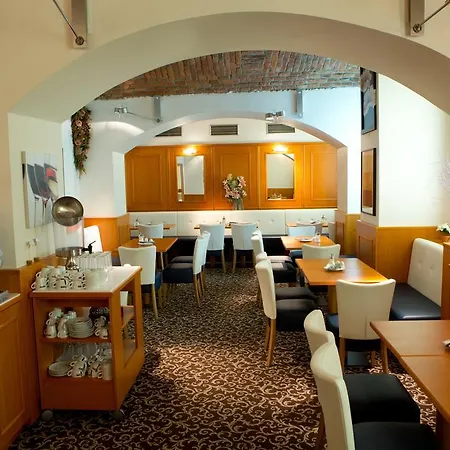 Hotel Machova 3*