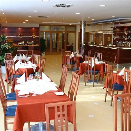 Ramada Airport Hotell Prag
