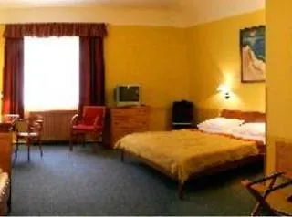 Cloister Otel 3*