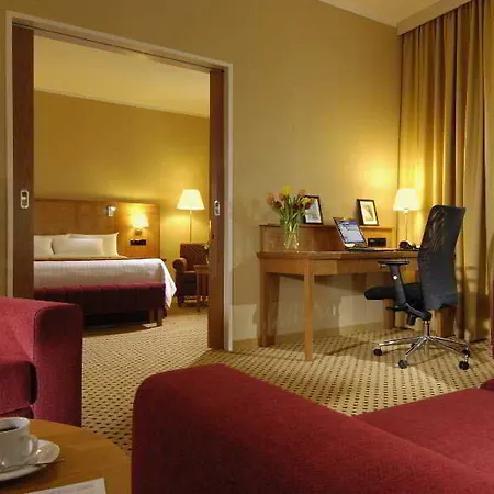 Hotel Courtyard By Marriott Airport Praga