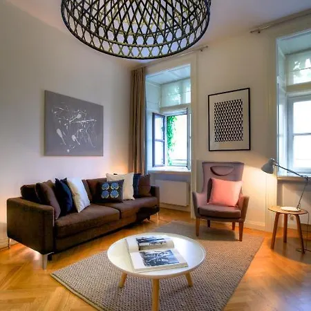 Retezova Apartment *