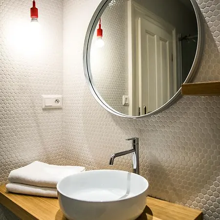 Luxurious - Na Porici 44 Praga