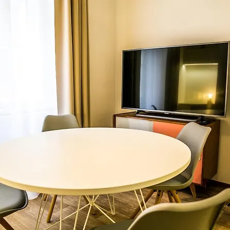 Luxurious - Na Porici 44 Apartamento *