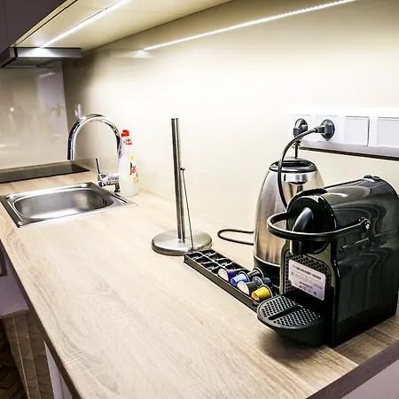 Luxurious - Na Porici 44 * Praga