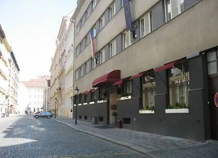 Cloister Otel