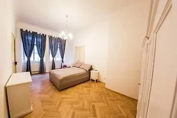 Three Golden Crowns Appart hôtel Prague