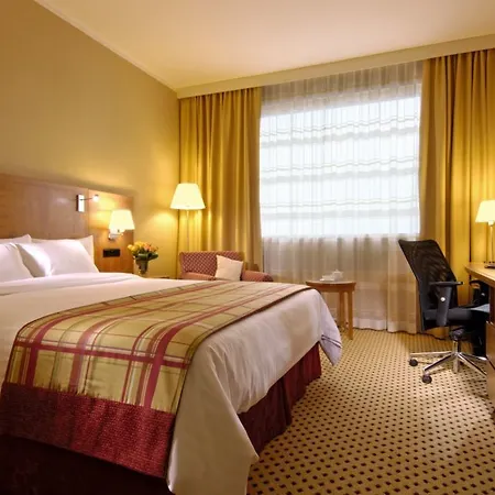Courtyard By Marriott Airport 4*