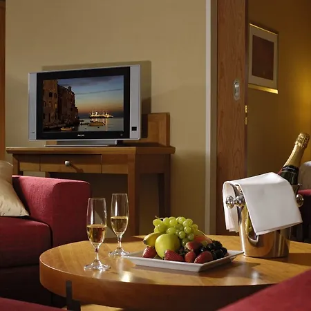 Hotel Courtyard By Marriott Airport Praga