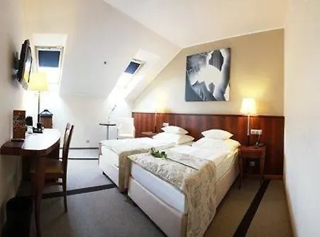 Maestro By Adrez Hotell 4*