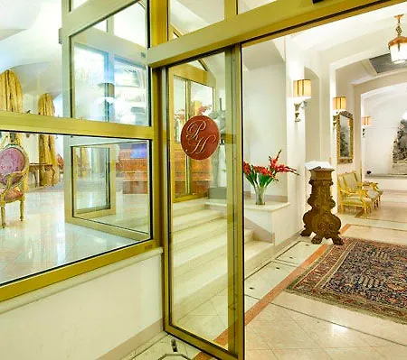 Charles Bridge Palace Hotell 4*