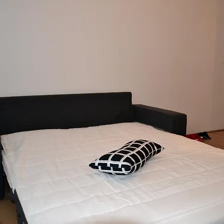 Old Town Basement Apartament *