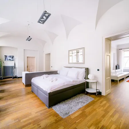 Celebrities Apt. Old Town Square Apartment