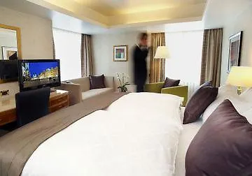 Golden Apartment *