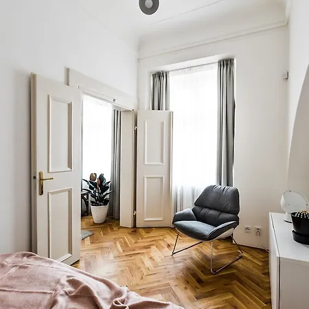 Apart-hotel Lazenska N4