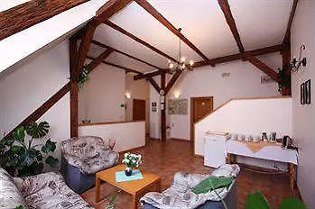 The Green Garland Hotell