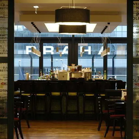 Courtyard By Marriott Airport Hotel 4*