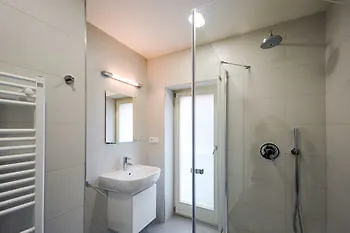 Luxury D22 *