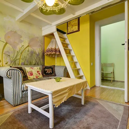 Artharmony & Hostal