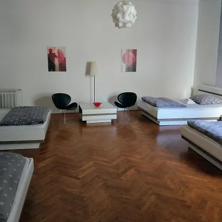 Tynska 7