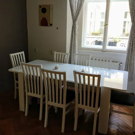 Tynska 7 *