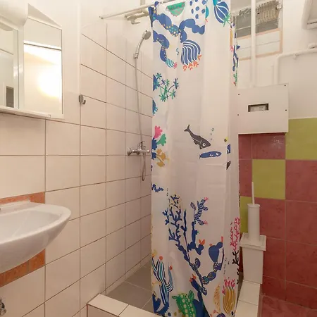 Hostal New In