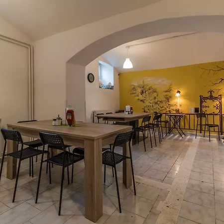 New In Hostal *