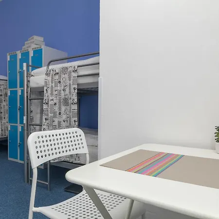 Hostal New In Praga