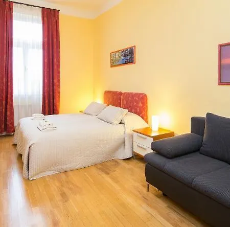 Lounge Crown Hotel 3*