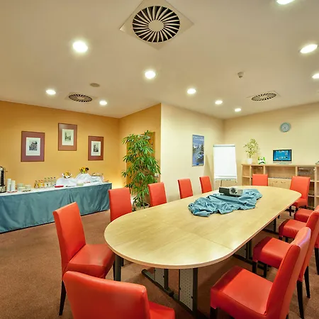 Ramada Airport