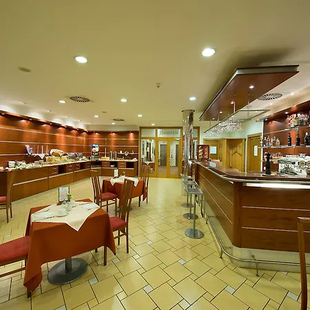 Ramada Airport
