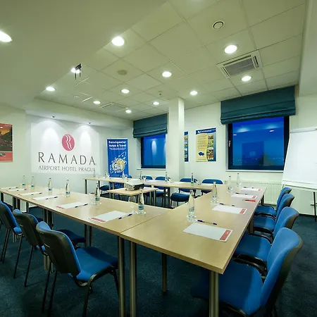 Ramada Airport Hotell