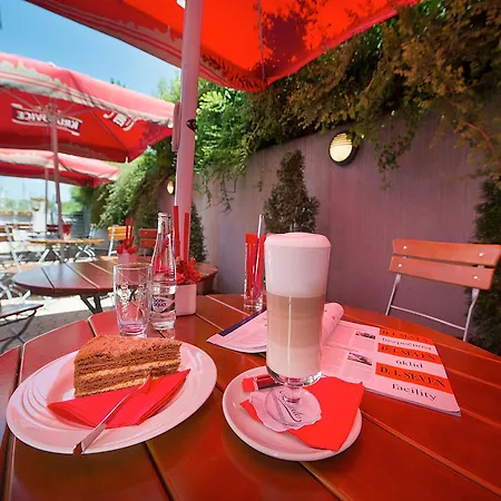 Ramada Airport 4*