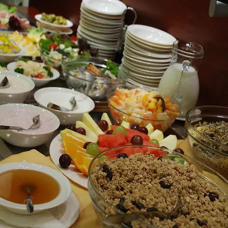 Ramada Airport Hotell 4*