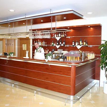 Ramada Airport