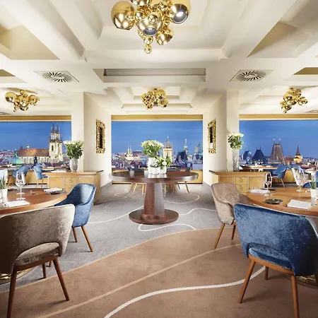 Golden Apartment *