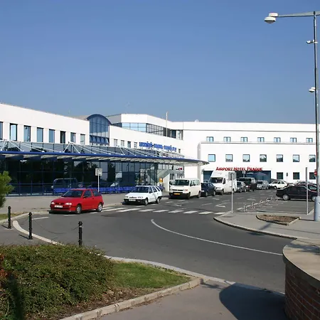 Hotel Ramada Airport 4*