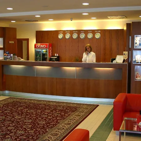 Hotell Ramada Airport Prag