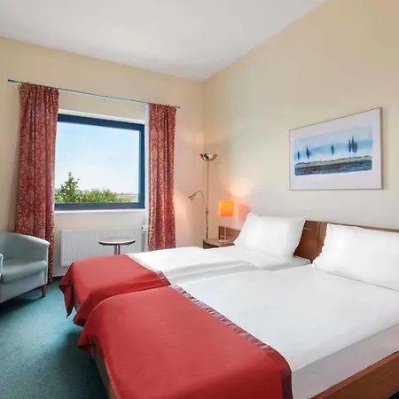 Hotell Ramada Airport 4*