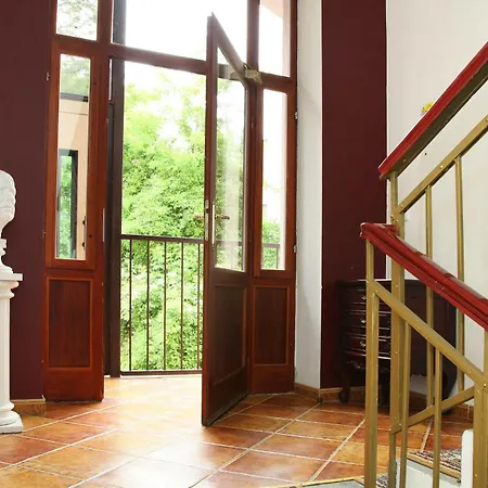 King Charles Boutique Отель 4*