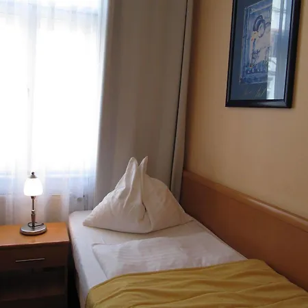 Machova 3* Prague