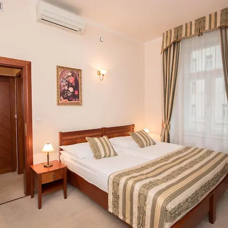 Amigo Centre Szálloda 4*