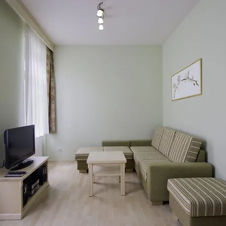 Andel Aparthotel 3*