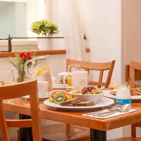 Hotell Mostecka 12 Prag