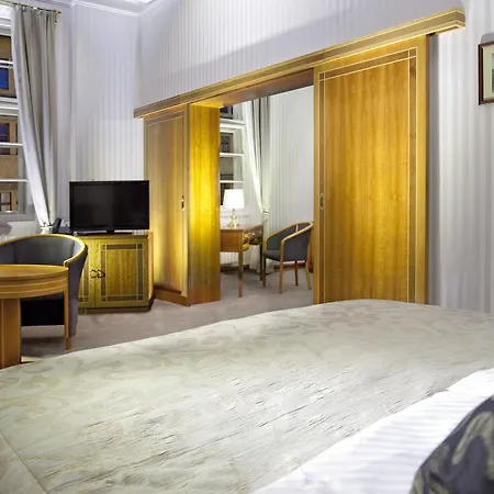 Pod Vezi 4* Prague